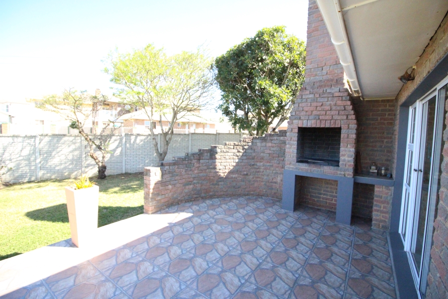 To Let 3 Bedroom Property for Rent in Kidds Beach Eastern Cape